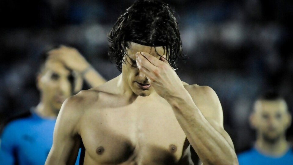 Deportes: dos fechas de suspensión para Cavani — Deportes — Primera Mañana | Azul 101.9