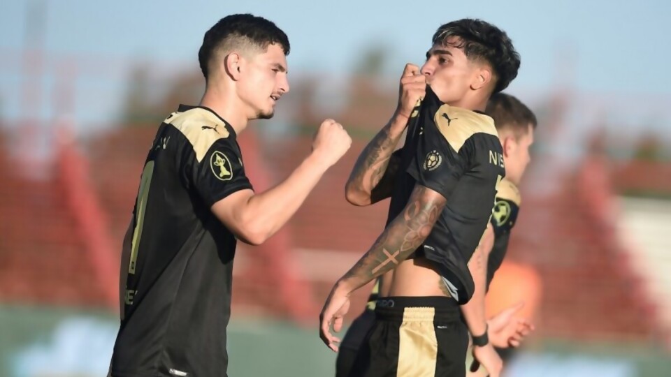 Deportes: Con lo justo Peñarol volvió a la victoria — Deportes — Primera Mañana | Azul 101.9