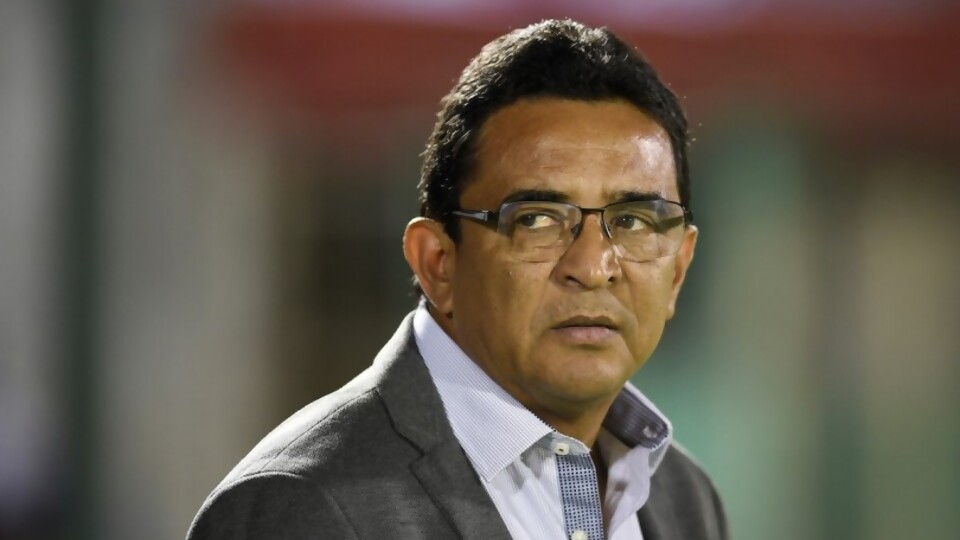 Deportes: Cerro Largo recibe a Peñarol en el Ubilla —  Deportes — Primera Mañana | Azul 101.9