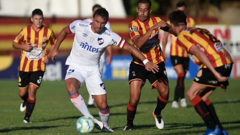 Deportes: Ganó Nacional con gol del capitán y se aleja en la Anual — Deportes — Primera Mañana | Azul 101.9