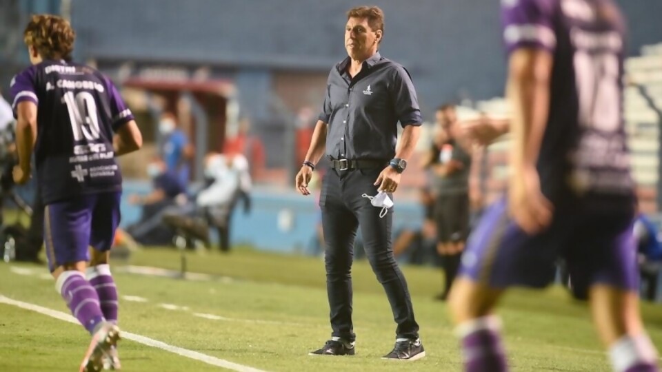 Deportes: Tropezó Nacional y Liverpool sigue primero en el Clausura — Deportes — Primera Mañana | Azul 101.9