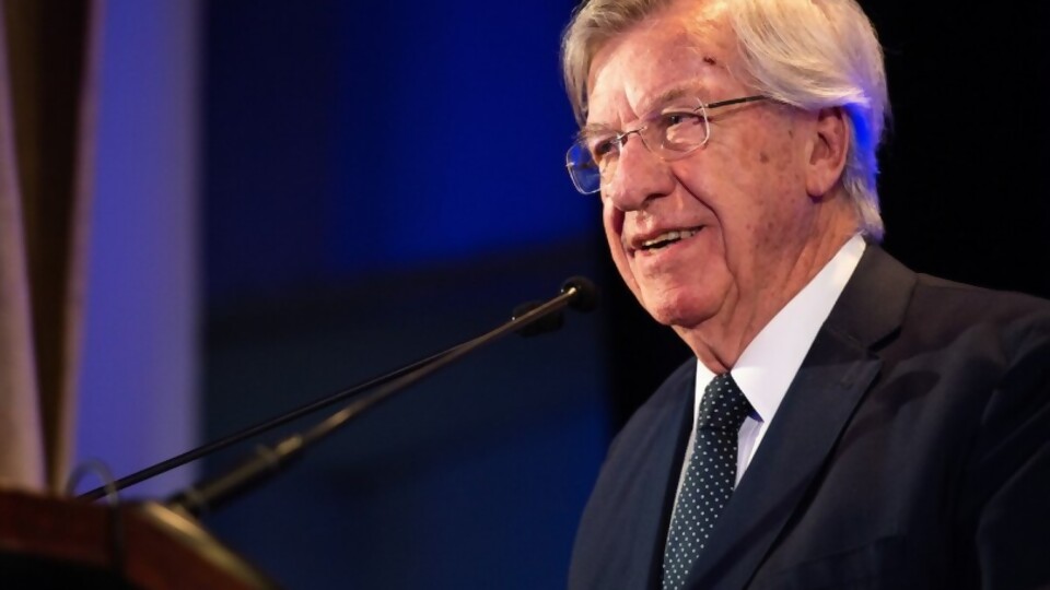 Entrevista: Danilo Astori  —  Entrevistas — Primera Ma&ntilde;ana | Azul 101.9