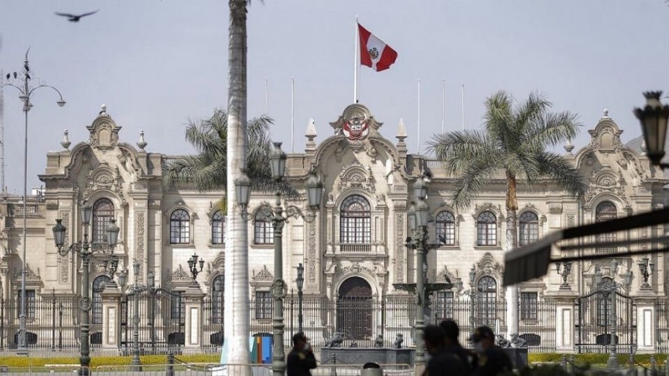 Perú entre la derecha extrema o la izquierda extrema — Claudio Fantini — Primera Mañana | Azul 101.9