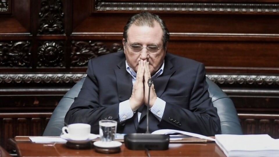 Entrevista: Armando Castaingdebat — Entrevistas — Primera Ma&ntilde;ana | Azul 101.9