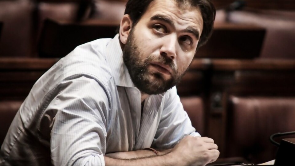 Entrevista: Gonzalo Civila —  Entrevistas — Primera Ma&ntilde;ana | Azul 101.9