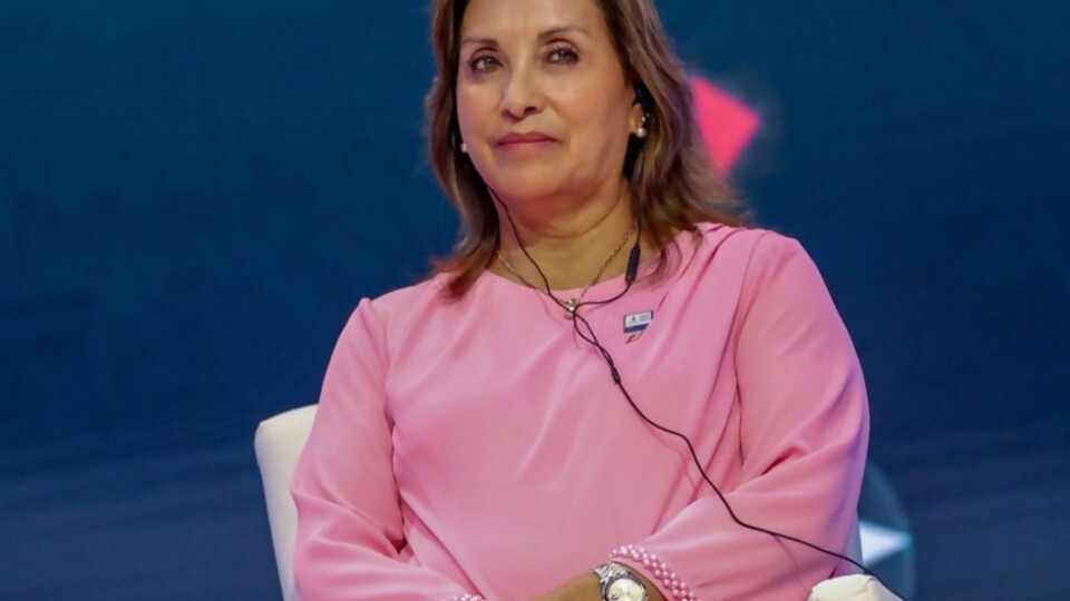 El “caso Rolex” pone en jaque a la presidenta de Perú — Claudio Fantini — Primera Mañana | Azul 101.9