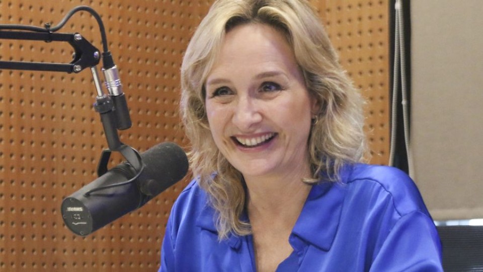 Laura Raffo: “Es necesario que la mujer participe más en la política” — Entrevista — 12 PM | Azul 101.9