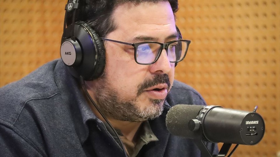 Alejandro Sánchez: “Ojeda parece un gorrión de basurero sacando pecho” — Entrevista — 12 PM | Azul 101.9