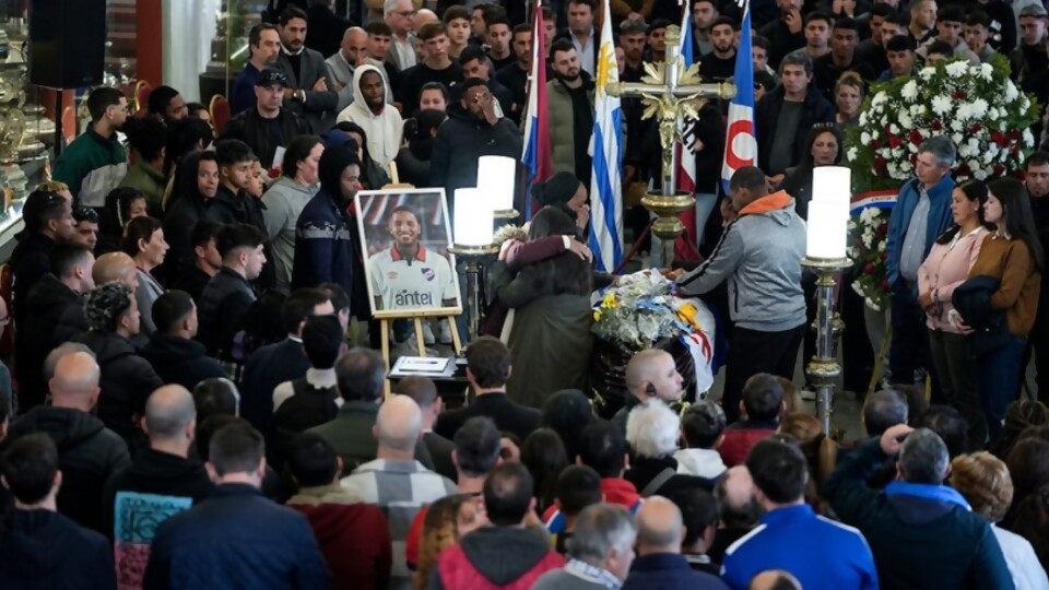 La multitudinaria despedida a Juan Izquierdo —  Deportes — Primera Mañana | Azul 101.9