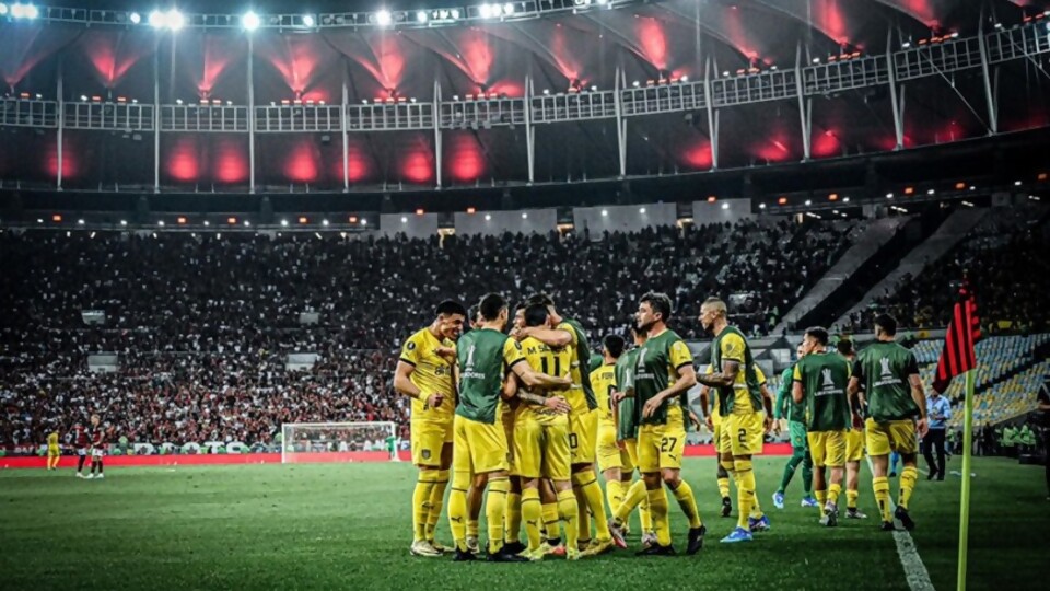 Peñarol enmudeció al Maracaná y se ilusiona con la Libertadores — Deportes — Primera Mañana | Azul 101.9