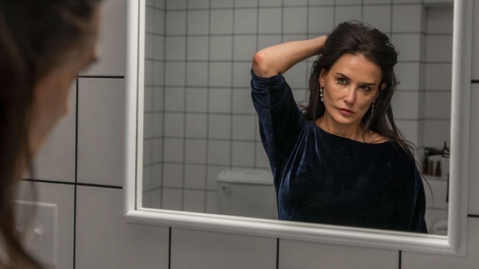 Vuelve Demi Moore con 'La Sustancia' — El Submarino Azul — La Pecera | Azul 101.9