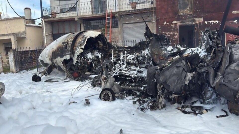 Un avión en San Fernando chocó contra una casa — Entrevistas  — La Pecera | Azul 101.9