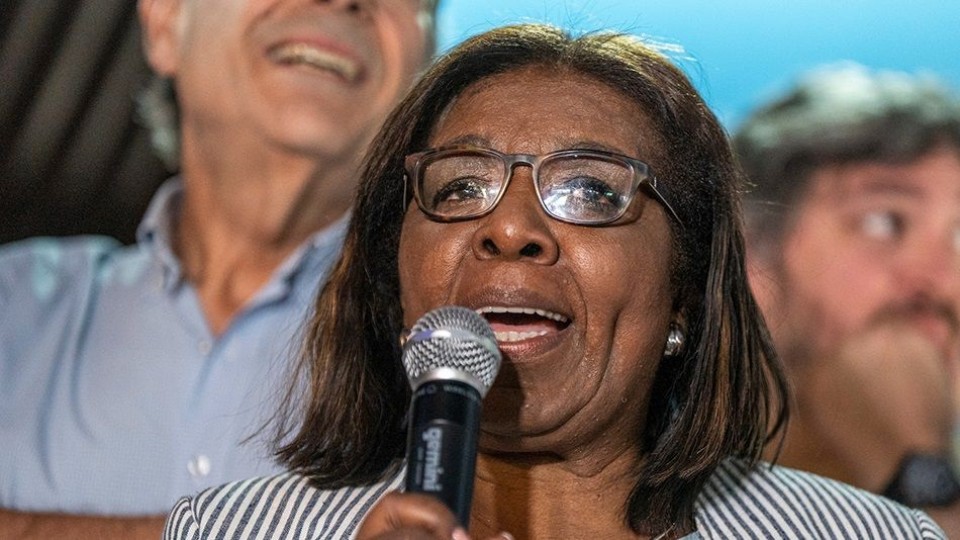 “Beatriz tiene una gran trayectoria y no se defiende al partido, ni a Lacalle Pou, boquillando por twitter” — Audios — Mapa del Día | Azul 101.9