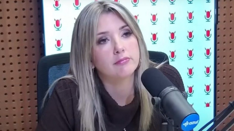 La entrevista: Valeria Ripoll — La Entrevista — Malos Pensamientos | Azul 101.9