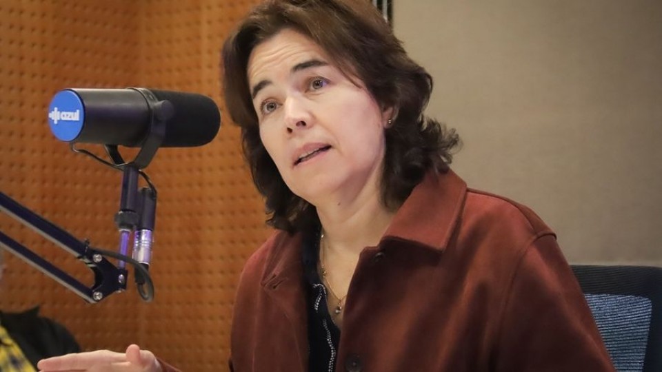 Dra. Laura Fernández: “Uruguay debe animarse a debatir el voto consular” — Entrevista — 12 PM | Azul 101.9