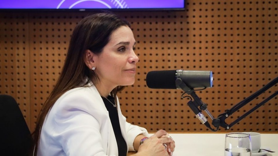 María Eugenia Roselló: “Me tuve que enfrentar a diferentes preguntas y situaciones” — Entrevista — 12 PM | Azul 101.9