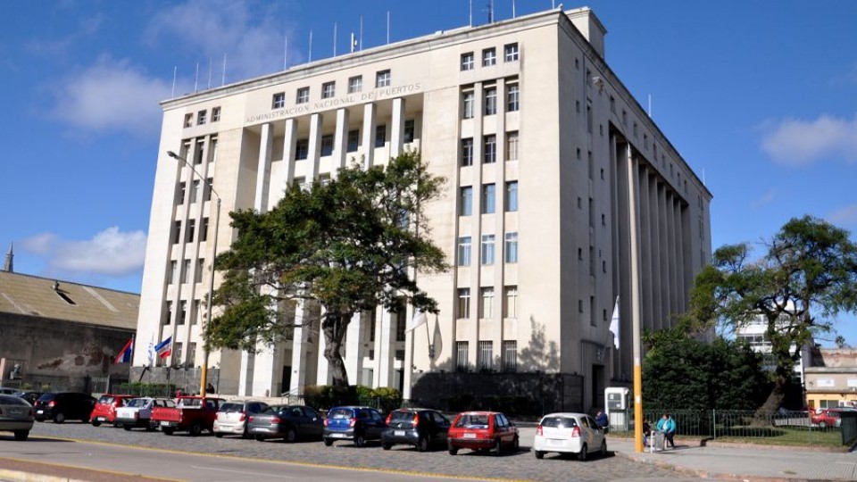 Prefectura: 600 efectivos desesperados por no cobrar — Informes  — La Pecera | Azul 101.9