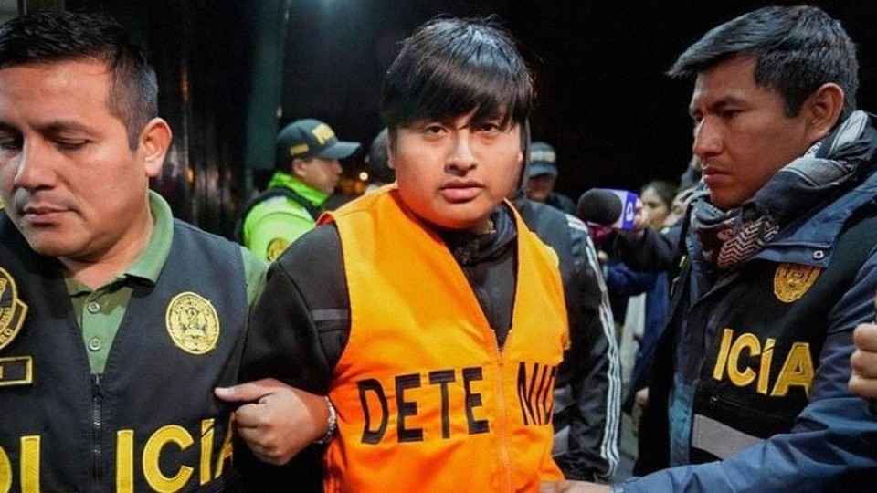 Triple crimen y corrida cambiaria sacuden a Argentina — Corresponsales  — La Pecera | Azul 101.9