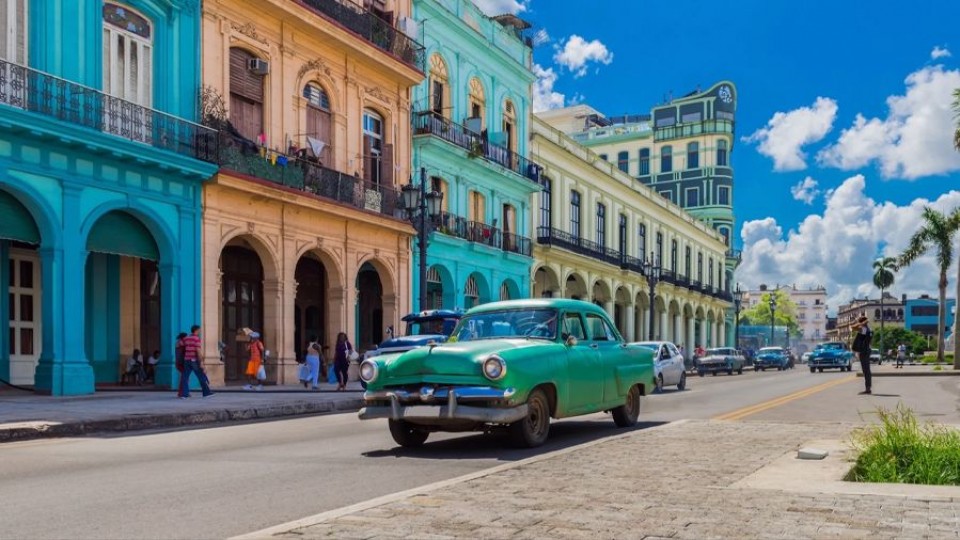 La Película: Rescate en La Habana — Humor  — La Pecera | Azul 101.9