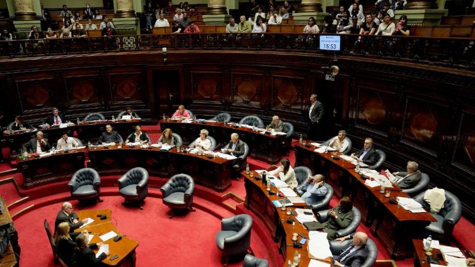 El tablero político del Presupuesto  — Columnas — La Pecera | Azul 101.9