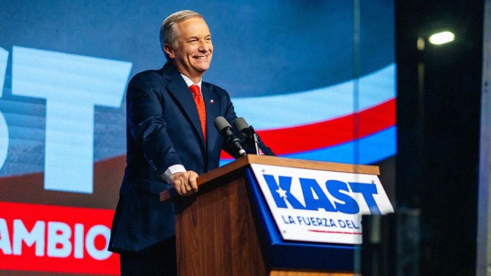 Chile gira a la derecha: ¿cómo impacta a la región? — Columnas — La Pecera | Azul 101.9