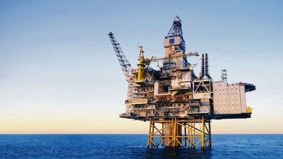 La Película: El Oro Negro Charrúa — Humor  — La Pecera | Azul 101.9