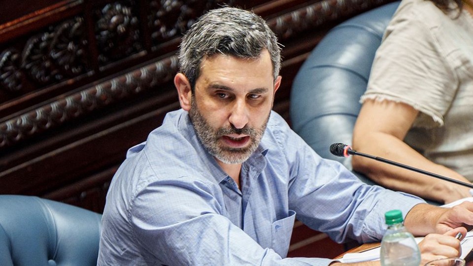 “La comisión investigadora debería ser en el Senado, que es donde está el principal responsable de esta situación” — Audios — Mapa del D&iacute;a | Azul 101.9