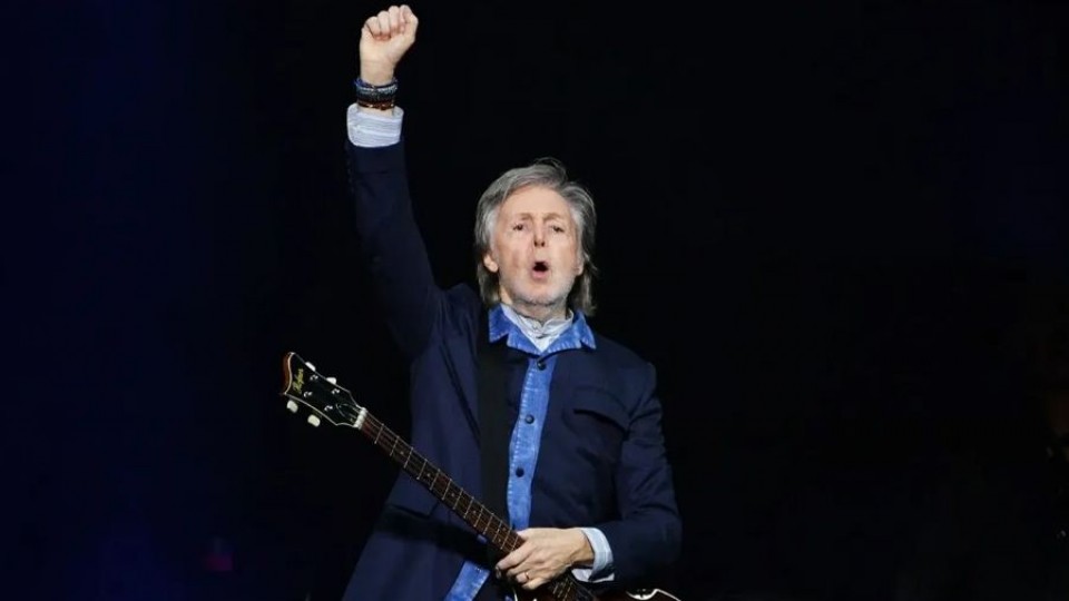 Entre McCartney, Elvis y dos tanques del Oscar — El Submarino Azul — La Pecera | Azul 101.9