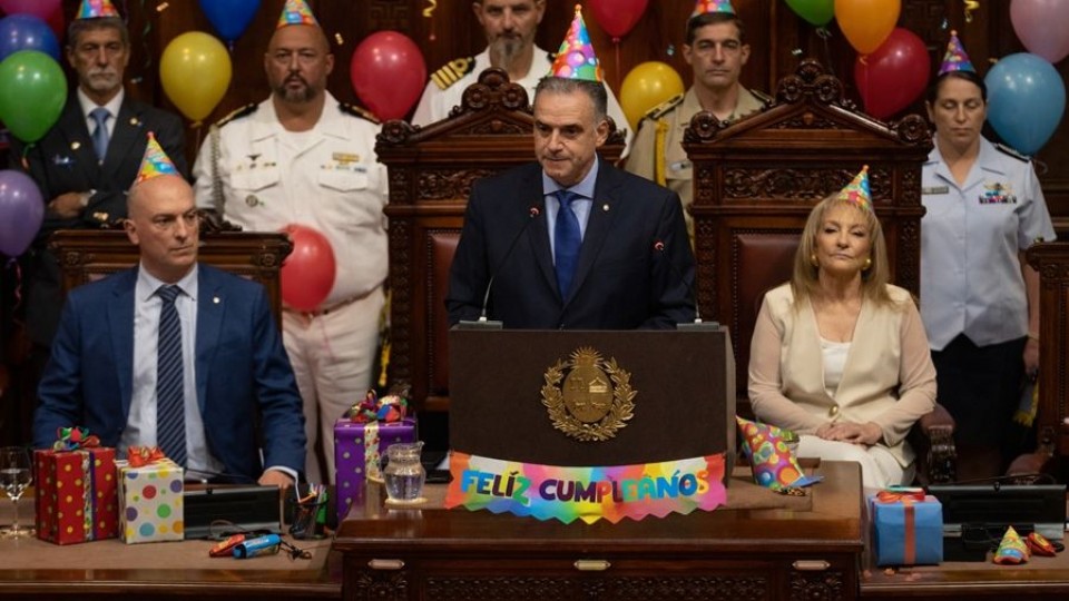 La Película: Un cumpleaños por lo alto — Humor  — La Pecera | Azul 101.9