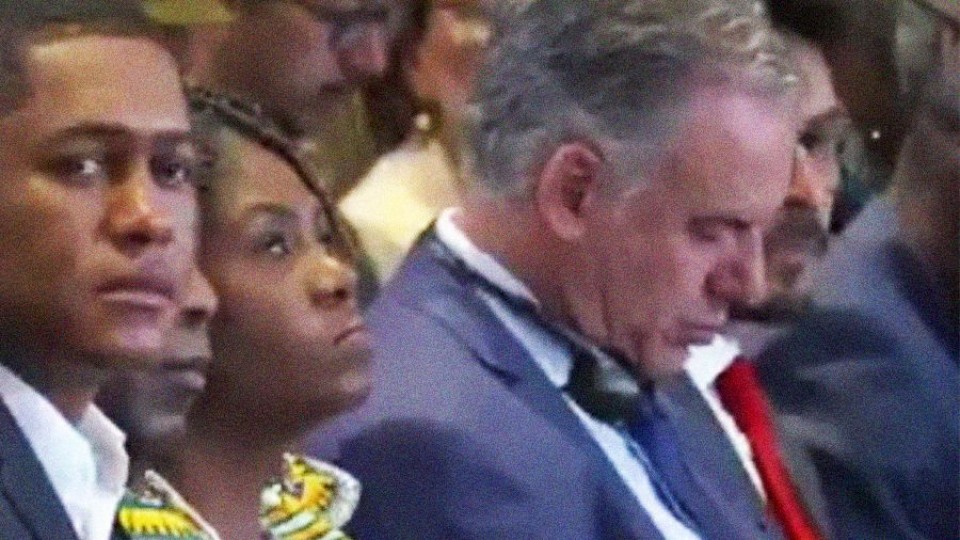 La Película: Sueños y pesadillas del presidente — Humor  — La Pecera | Azul 101.9