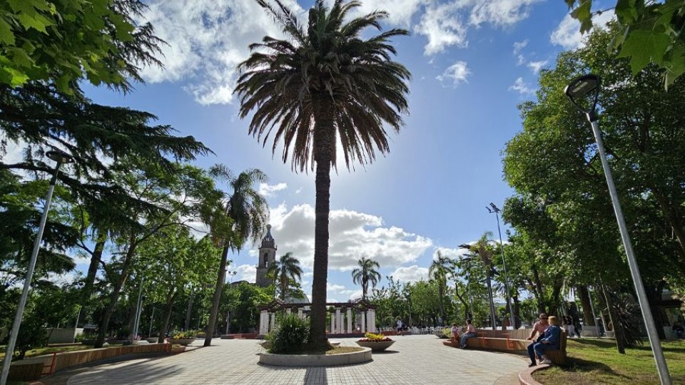 La plaza de 2 millones de dólares: ¿En qué se fue la plata? — Informes  — La Pecera | Azul 101.9