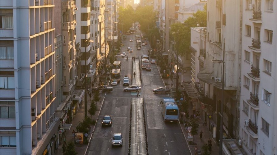 Experto sobre el plan de transporte: “Podemos gastar millones y empeorar la ciudad” — Entrevistas  — La Pecera | Azul 101.9