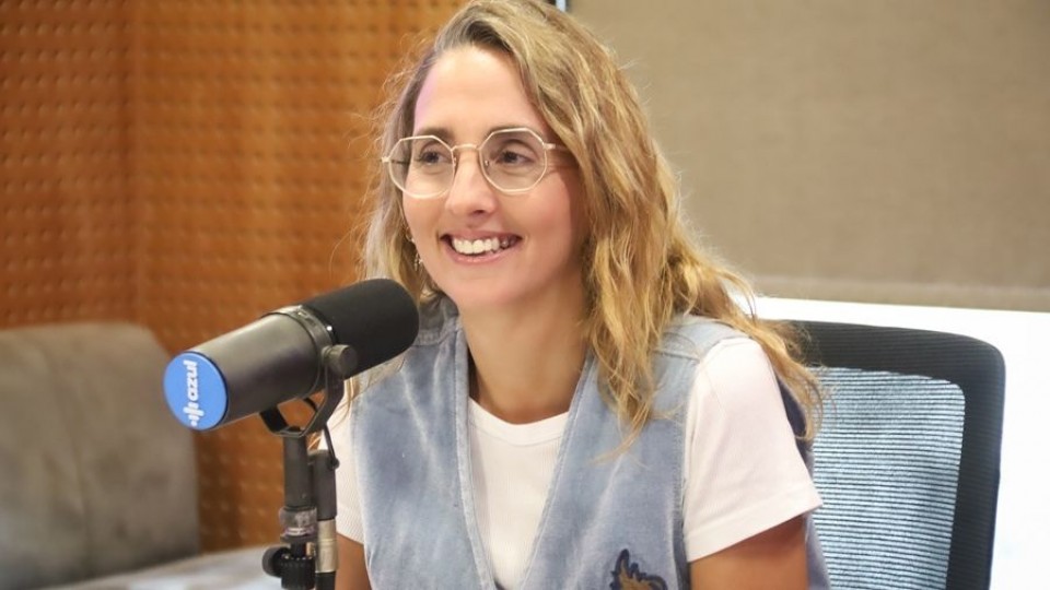 Hablando de plata sin tabúes con Caro Sur — Hora y Pico — 12 PM | Azul 101.9