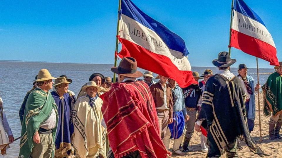 La Película: Un desembarco tardío e insuficiente — Humor  — La Pecera | Azul 101.9