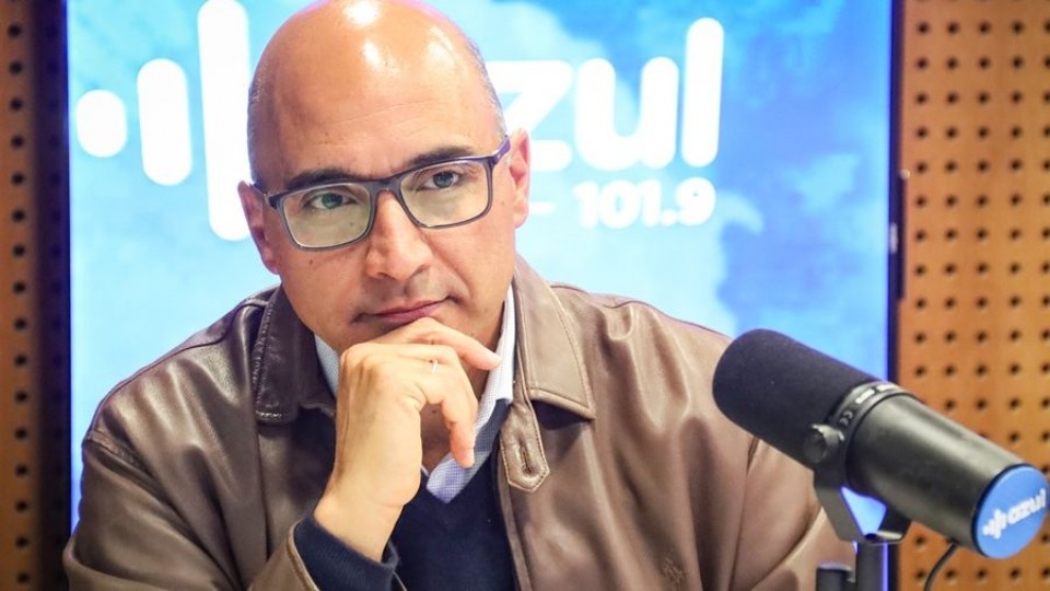 Santiago Cedrés: “Vivir más no alcanza, hay que vivir mejor” — Entrevistas  — La Pecera | Azul 101.9