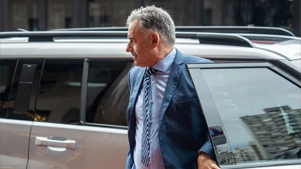 El laberinto de la camioneta — Columnas — La Pecera | Azul 101.9
