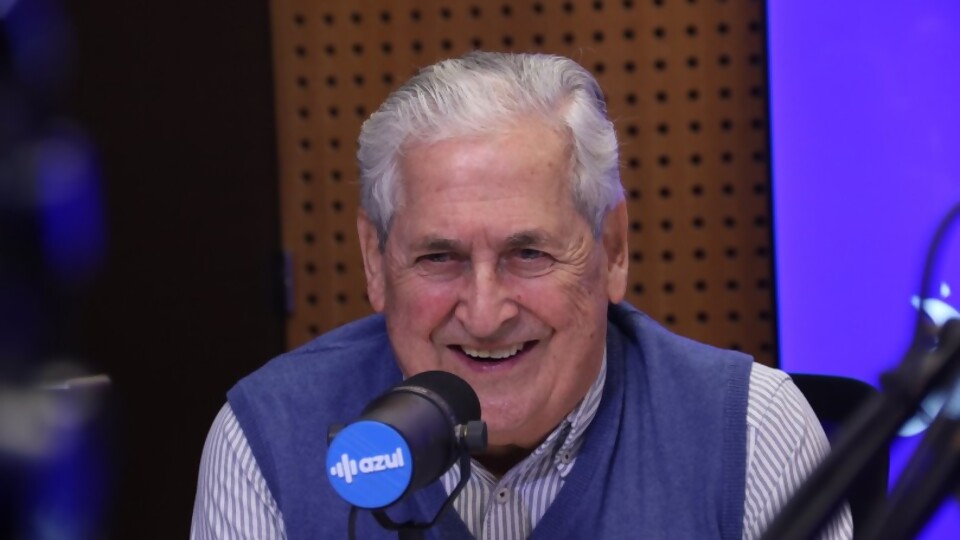La entrevista: Conrado Hughes — La Entrevista — Malos Pensamientos | Azul 101.9