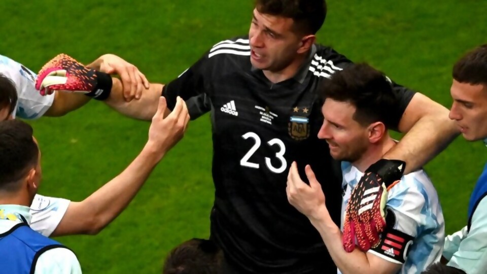 Deportes: Toda tuya, Dibu — Deportes — Primera Mañana | Azul 101.9