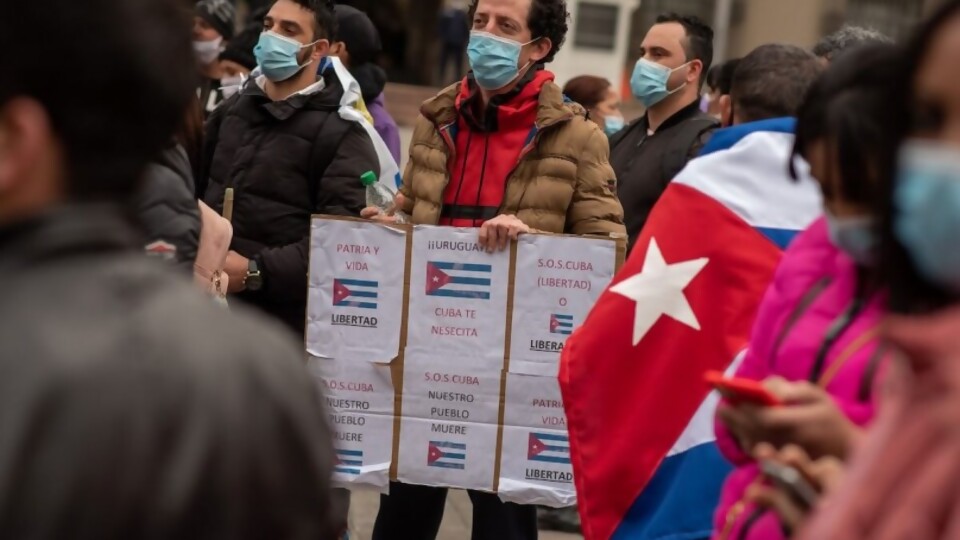 SOS Cuba: La voz de un pueblo — Columna Internacional — 12 PM | Azul 101.9