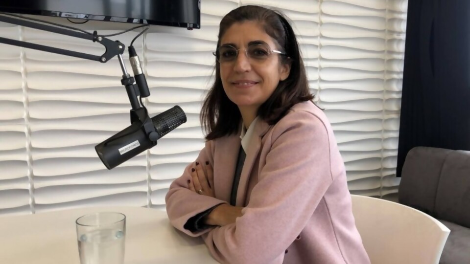 Entrevista: Patricia Schroeder — Hora y Pico — 12 PM | Azul 101.9