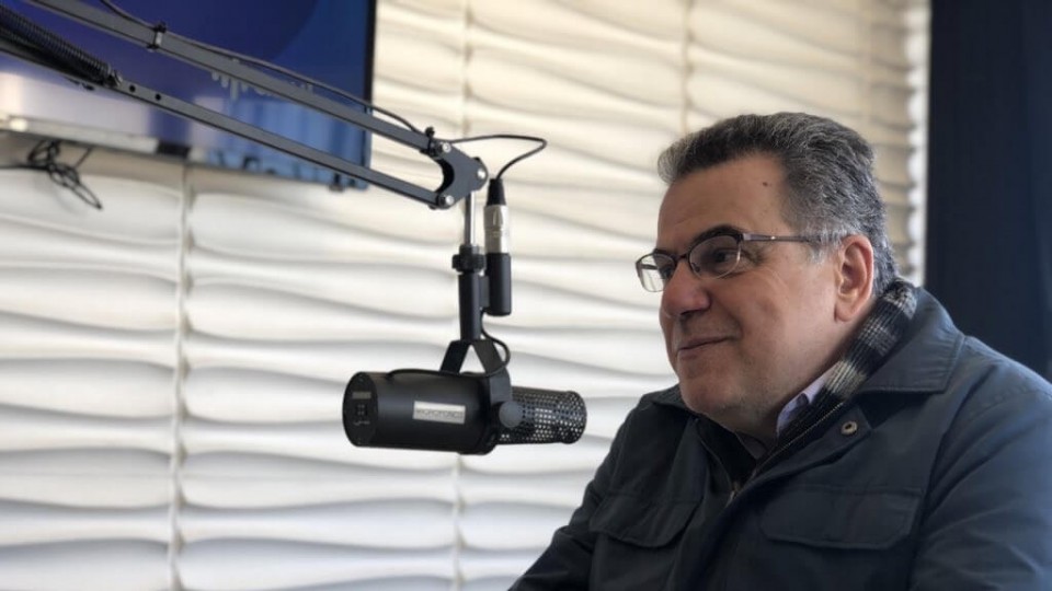 Entrevista: Gerardo Caetano  — Hora y Pico — 12 PM | Azul 101.9