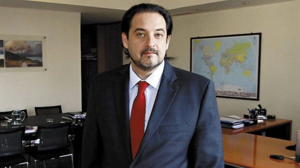 Entrevista: Andrés Rebolledo — Entrevistas — Primera Ma&ntilde;ana | Azul 101.9