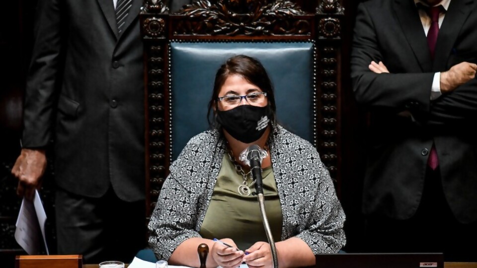 Entrevista: Sandra Lazo —  Entrevistas — Primera Mañana | Azul 101.9