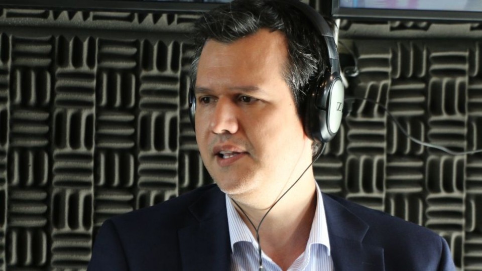 Entrevista: Álvaro Fuentes — Entrevistas — Primera Ma&ntilde;ana | Azul 101.9