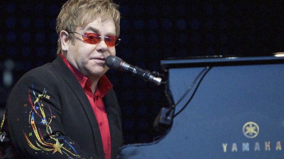 Relatos de Pecera: Elton John —  Relatos de Pecera — La Pecera | Azul 101.9