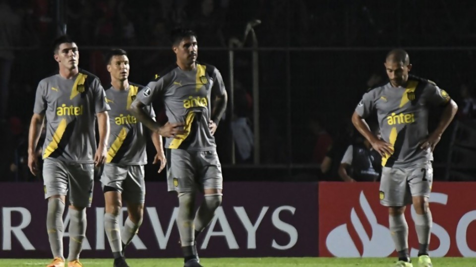 Peñarol perdió en el debut y el equipo sigue sin encontrar funcionamiento —  Deportes — Primera Mañana | Azul 101.9