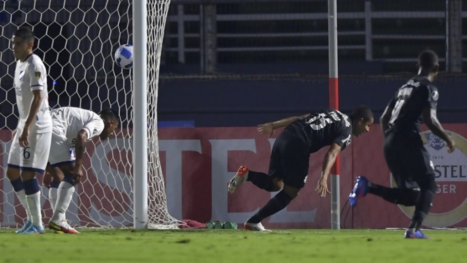Nacional debutó con una derrota en la Libertadores —  Deportes — Primera Mañana | Azul 101.9