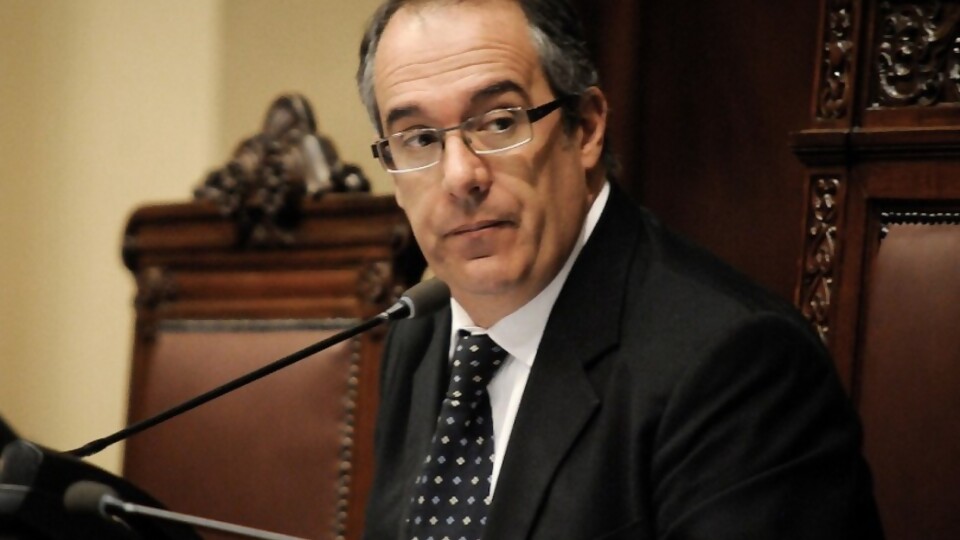 Mahía: “La confianza a la policía nadie la pone en duda, lo que se discute son las herramientas que podemos brindar para alcanzar los objetivos y garantizar la seguridad” —  Entrevistas — Primera Mañana | Azul 101.9