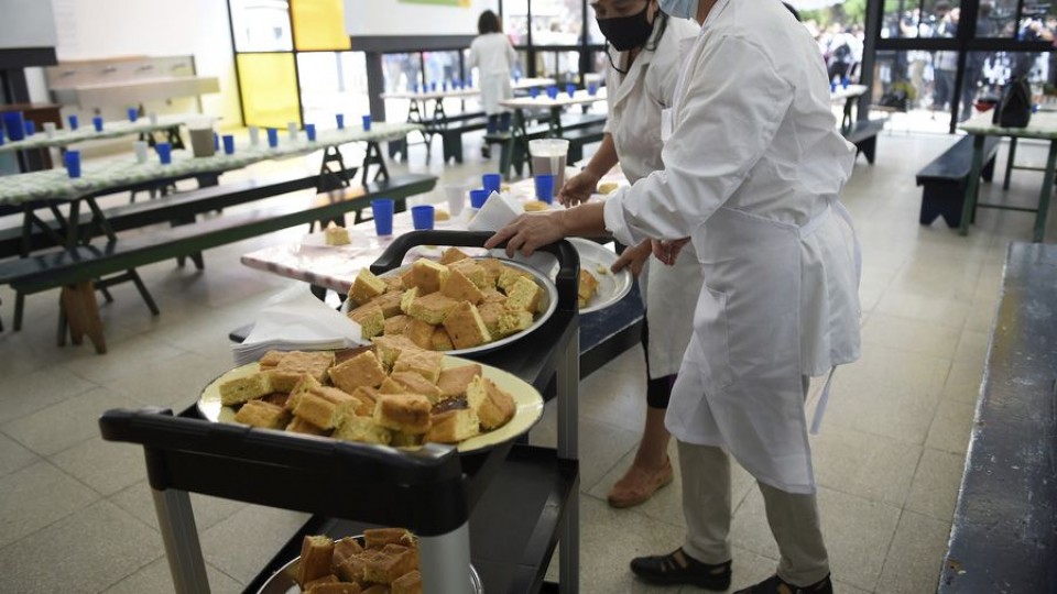 Inzaurralde: “El objetivo es garantizar el alimento el próximo 15 de junio, día de paro en la educación” — Entrevista — 12 PM | Azul 101.9