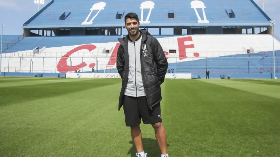 Los detalles de la presentación de Suárez en Nacional —  Deportes — Primera Mañana | Azul 101.9